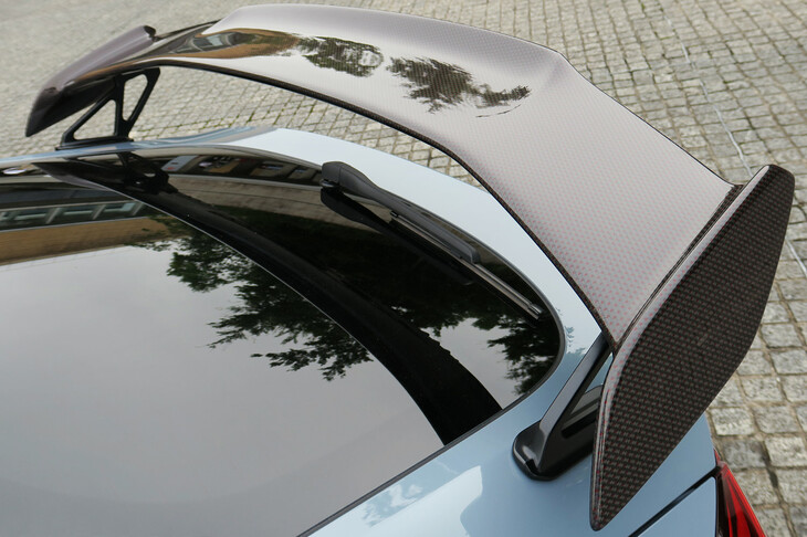 ホンダ・シビック タイプR　ホンダアクセス用品装着車（テールゲートスポイラー）