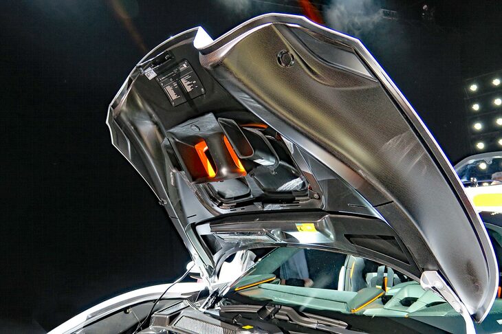 フェラーリSF90 XXストラダーレ（フロントカウル）