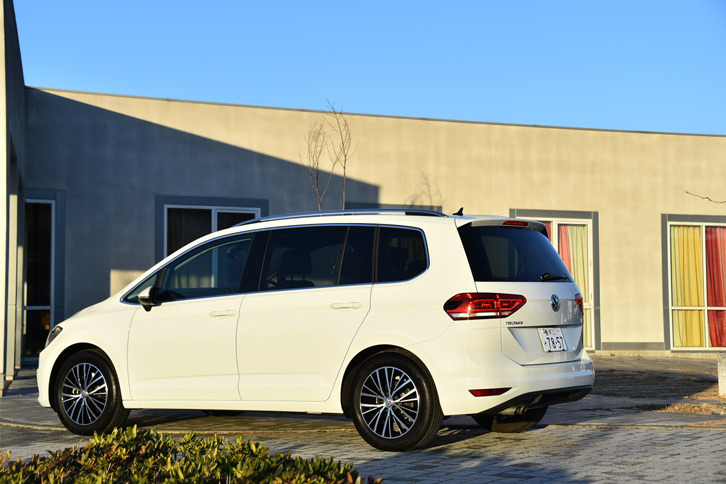 フォルクスワーゲン・ゴルフトゥーランTSIハイライン