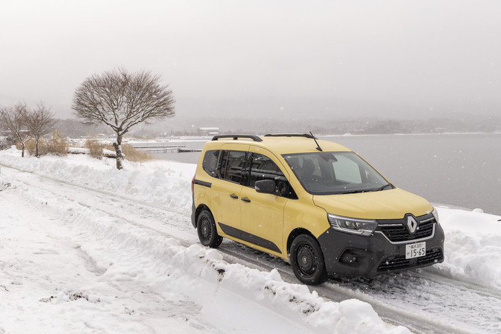 今回はクムホのオールシーズンタイヤ「ソルウス4S HA32」を「ルノー・カングー」に装着。カングーは1.5リッターのディーゼルターボモデルで、駆動方式はもちろんFFだ。