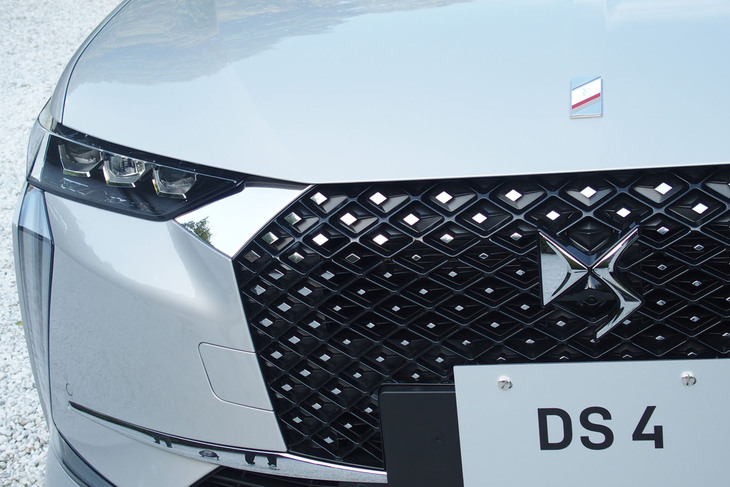 DS 4リヴォリE-TENSE（フロントフェイス）