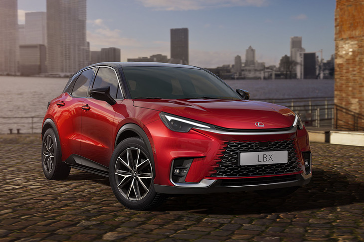 2023年6月5日に世界初公開された「レクサスLBX」。トヨタの「ヤリス クロス」などと同じGA-Bプラットフォームをベースとした小型の高級SUVだ。
