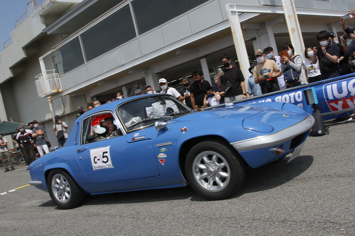 ガンさんは、エントリー車両のなかから「ロータス・エランS4スプリント」と「フォード・エスコートRS1600 Mk1」のステアリングを握り、デモランを披露した。彼にとってエランは、日産ワークス時代に「ダットサン・フェアレディ」で戦ったマシンの1台であろう。