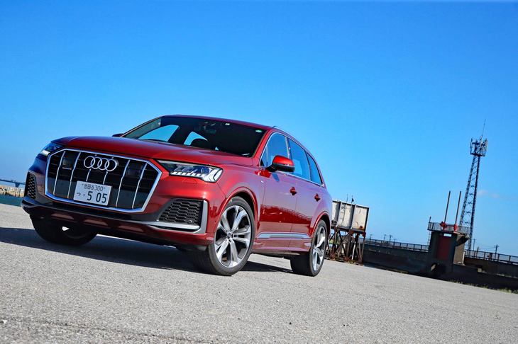 アウディQ7 55 TFSIクワトロSライン