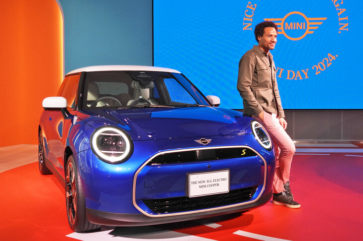 それまでMINIブランドでデザインを指揮していたオリバー・ハイルマー氏は、BMWの小・中型車とMモデルのデザインを手がけることに。BMWの量販セグメントに、ポップでキャッチーなMINIの血が入るのかと思うと、ちょっと興味深い。