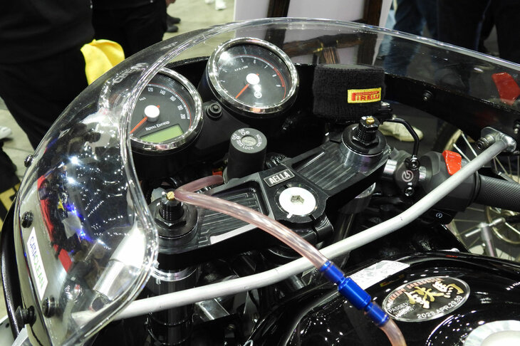 「ロイヤルエンフィールド・コンチネンタルGT650」のレーサー。