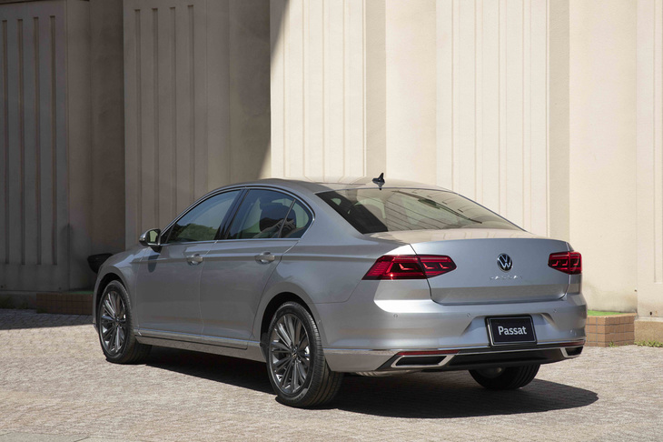 セダンボディーの「パサート」は4グレード展開。価格は429万9000円から534万9000円。