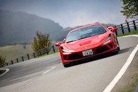 フェラーリF8トリブート（MR/7AT）【試乗記】の画像