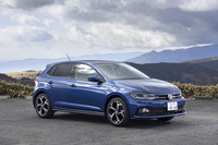 気筒休止機能付き新エンジン「1.5 TSI Evo」を日本販売モデルで初搭載した「フォルクスワーゲン・ポロTSI Rライン」。追加ラインナップとして2019年1月29日に発売された。価格は310万9000円。