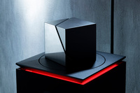 ヴィラには「ディフェンダー・オクタ」の特徴を解説・体感する各種展示も。こちらは同車のコンセプトを表したオブジェとのことだが……ちょっと高尚すぎて、記者には分からなかった。