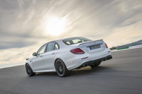 新しい「AMG E63」シリーズは4WDのみ。「E63」には機械式LSD、「E63 S」には電子制御LSDが備わる。