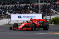 ポルトガルにもアップグレードパッケージを持ち込んだフェラーリは、シャルル・ルクレール（写真）が2戦連続で予選4位となり、マシン開発に好感触を得た。いっぽうセバスチャン・ベッテル（写真）は9戦連続でチームメイトにグリッドで負け越し、Q2勢最後尾の15位。レースではルクレールがトップ3に次ぐ4位を守りきり、またベッテルも10位フィニッシュで今季6回目の入賞を果たしている。（Photo=Ferrari）
	 