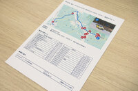 試乗会にあたって配られた資料には、ルート周辺の急速充電器の情報が。……この一枚の紙がなければ、webCG取材班は軽井沢で遭難していたと思う。トヨタ＆スバル広報の入念な準備に感謝である。