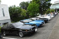 発表会の駐車場より、「アッソ・ディ・フィオーリ」をベースとした市販モデルの「いすゞ・ピアッツァ」。いすゞのクルマでは、「117クーペ」も大集合していた。