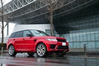 ボディーサイズは全長×全幅×全高＝4855×1985×1800mm。「レンジローバー」ほどではないが、堂々とした体格の持ち主だ。