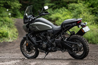 標準車で245kg、「スペシャル」で258kgという車重に対し、エンジンは最高出力152PS、最大トルク128N・mを発生。スペック的にもライバルと伍（ご）して渡り合える。