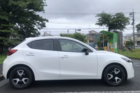 2023年1月27日に発表された「マツダ2」のマイナーチェンジモデル。前後バンパーやグリル、ホイールカバーのデザイン変更などが行われた。