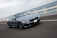 2019年夏から国内で「ハンズオフ機能付き渋滞運転支援システム」付き車両のデリバリーを開始したBMWジャパン。「8シリーズ グランクーペ」には全車に標準装備されている。