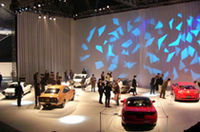 
	広い体育館の発表会場には、マツダの歴代ロータリーカーも展示されていた。
	 