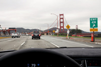 出口の分岐がある場所などではノーズがピクリとそちらを向くような挙動も示したが、車線を逸脱して勝手にハイウェイを降りるようなことは、もちろんなかった。