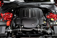 3リッターV6スーパーチャージドエンジンは340psと45.9kgmを生み出す。