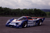 日産が1990年シーズンに投入した「R90CP」。全日本スポーツプロトタイプカー選手権でドライバー、コンストラクターの両タイトルを獲得するなどの活躍を見せた。ルマンでの順位は総合5位。
    