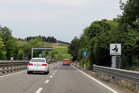 今日イタリアで最も一般的な自動速度取り締まり機。シエナ郊外にて。