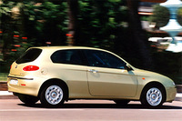 アルファ147 2.0TSセレスピード(5MT)【海外試乗記】の画像