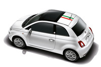 ルーフにはイタリアンカラーのステッカー加工が施される。