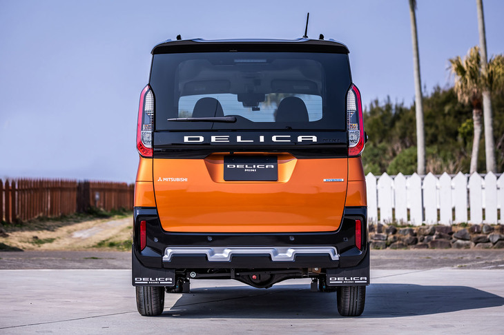 デリカミニTプレミアム（ディーラーオプションの「アクティブトーンスタイル」装着車）