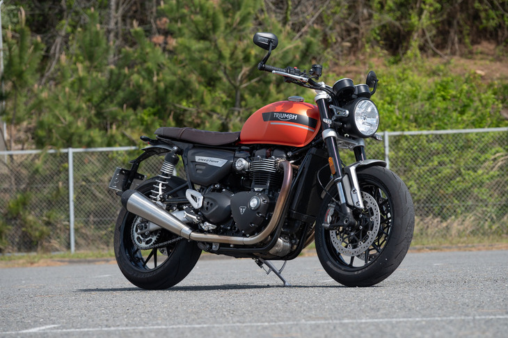 トライアンフ・スピードツイン1200