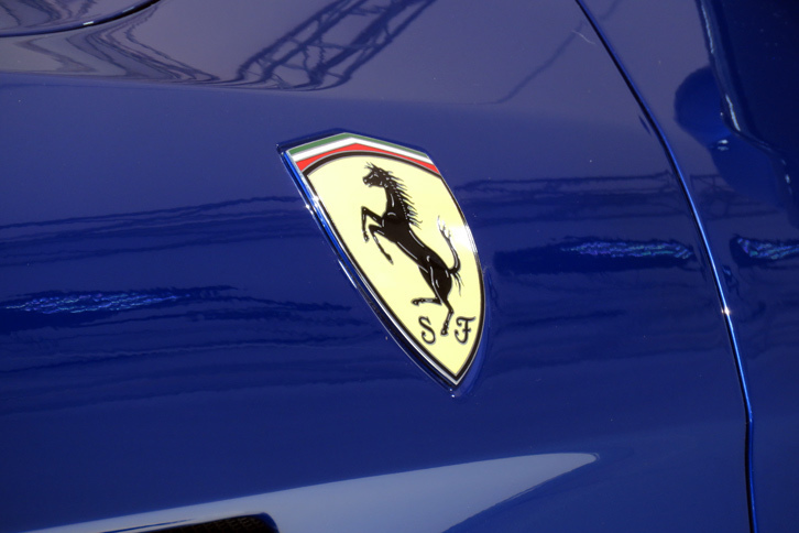 フェラーリGTC4ルッソT（エンブレム）