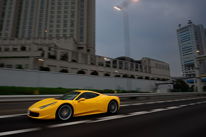 スーパーカー乗りのパイロット軍団を乗せた際には、絶叫マシンと化した。（写真＝池之平昌信）