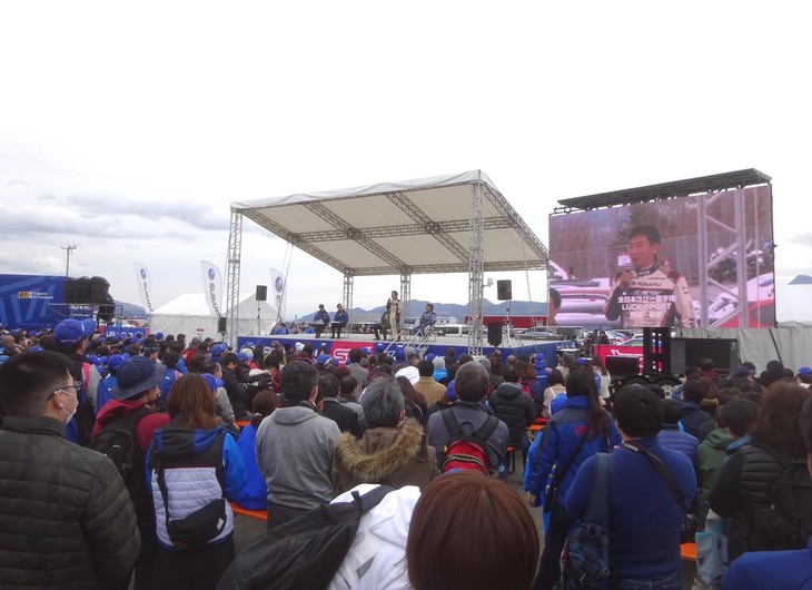 昨年までと異なり、「自分の愛車で参加できる」ようになったことは大歓迎すべきポイントで、かなり遠方からの参加者も目についた。『スバル マガジン』『SUBARU STYLE』などスバル専門誌のオフ会イベントも同時に開催。BBSやダンロップ、レカロをはじめとする人気パーツブランドや、プローバ、シムスといったスバル車の老舗チューナーのブース出店があったことも、イベントを大規模化したメリットといえる。