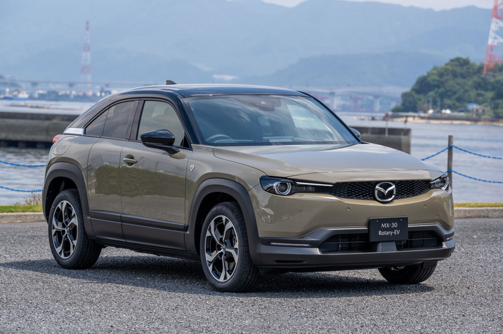 マツダMX-30ロータリーEV（フロントビュー）