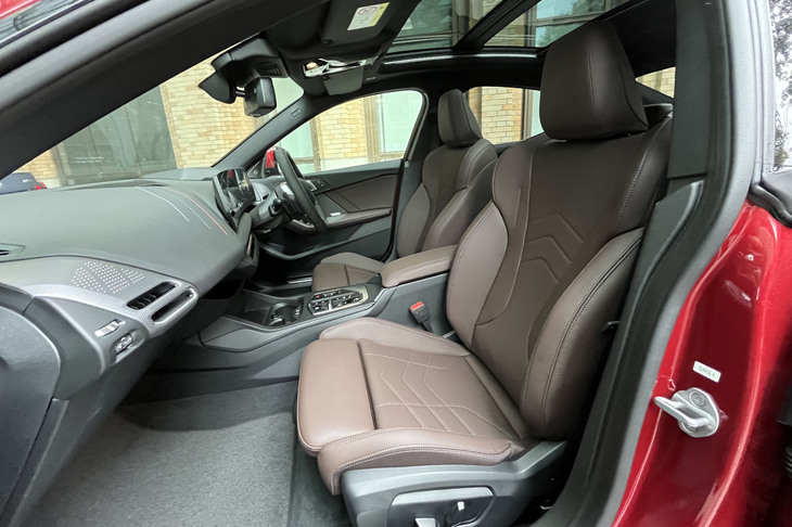 220dグランクーペMスポーツ（フロントシート）