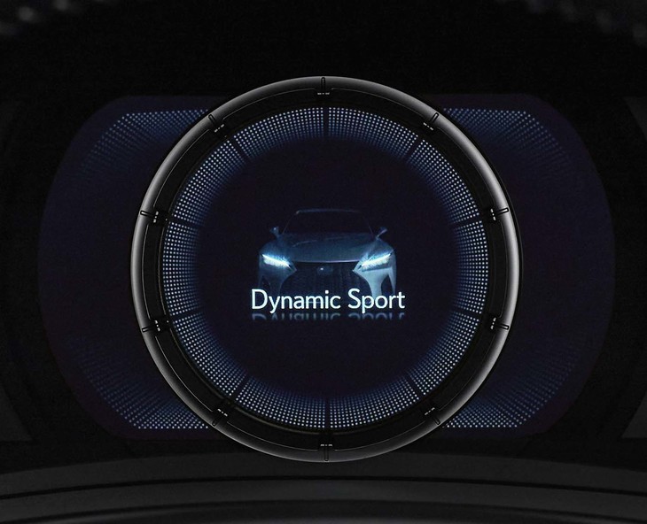 専用オープニングが特徴のメーターパネル。