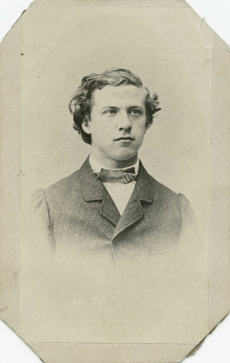 1870年のものとされる、カール・ベンツのポートレート。