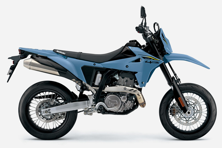 DR-Z4SM（車体色がスカイグレーのモデル）