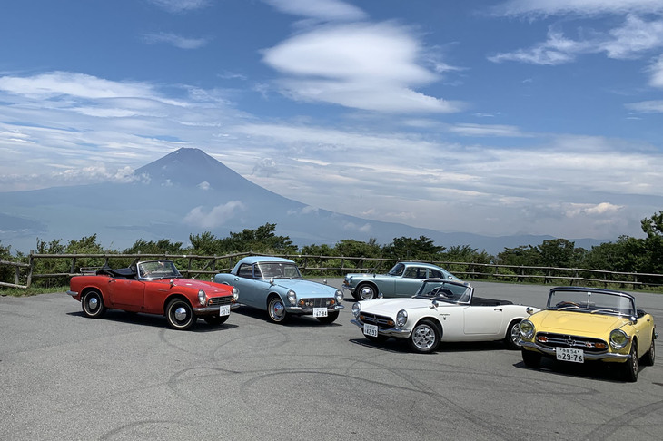 ホンダの「Sシリーズ」にも一気乗り。1月の「シトロエンGS」とクラシックロータス、それに「アミ6」と「アミ8」なども合わせて『CG classic』のvol.7とvol.8でリポートしております（宣伝）。