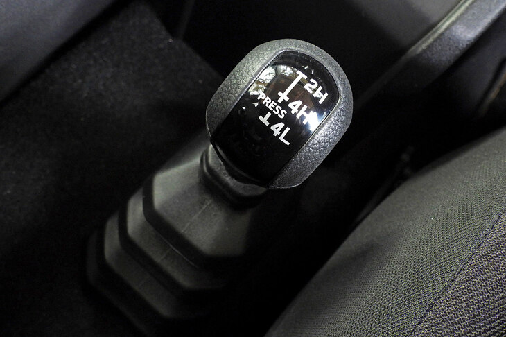 スズキ・ジムニー ノマド（トランスファーレバー）