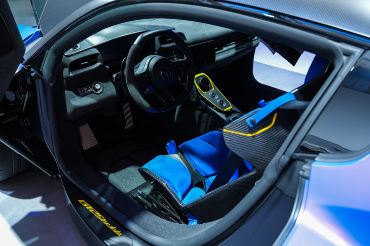 マセラティGT2ストラダーレ（コックピット）