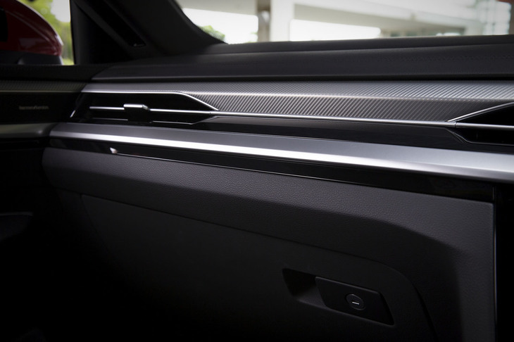 フォルクスワーゲン・アルテオン（デコラティブパネル）