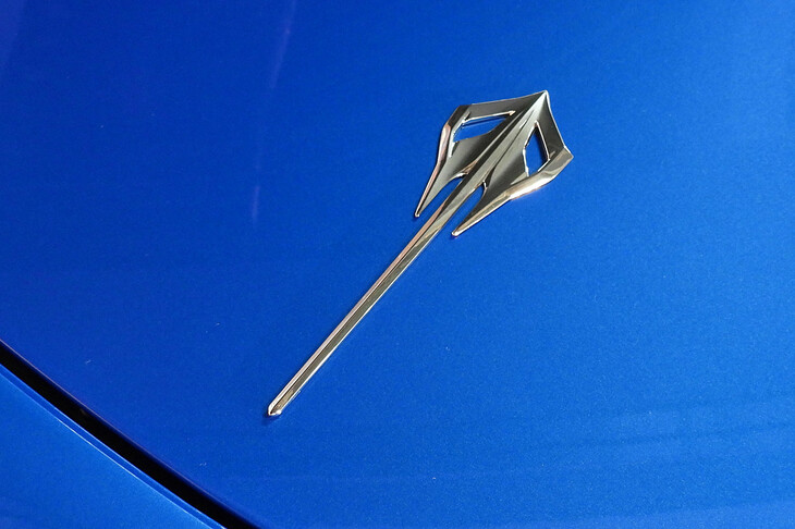 シボレー・コルベットE-Ray（スティングレイのバッジ）