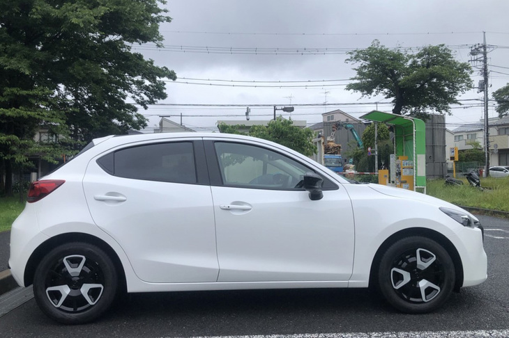 2023年1月27日に発表された「マツダ2」のマイナーチェンジモデル。前後バンパーやグリル、ホイールカバーのデザイン変更などが行われた。