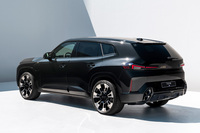 清水「これはなんてクルマ？」　
	ほった「清水さんの大好きな『BMW XM』ですよ」　
	清水「え!?」　
	ほった「巨大キドニーグリルが目を引くから普段は気づかないけど、XMって遠目に見ると、案外普通なデザインしてるんですよね。これは確かに、アイコンにはなりにくい」