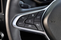 運転支援システムには、アダプティブクルーズコントロールなどに加えてレーンキープアシストも標準装備。快適なロングツーリングをサポートしてくれる。