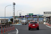 名神高速を京都東ICで降りて、長かった高速道路も終了。この後、料金所の先の分岐を比叡山方面へ向かうという失態を犯したが、スマホナビのおかげで事なきを得た。