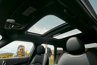 「MINIクロスオーバー」の限定車が登場　テーマは英国スコットランドのハイランド地方の画像