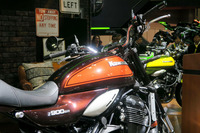 通称「火の玉カラー」のタンクまで再現している。